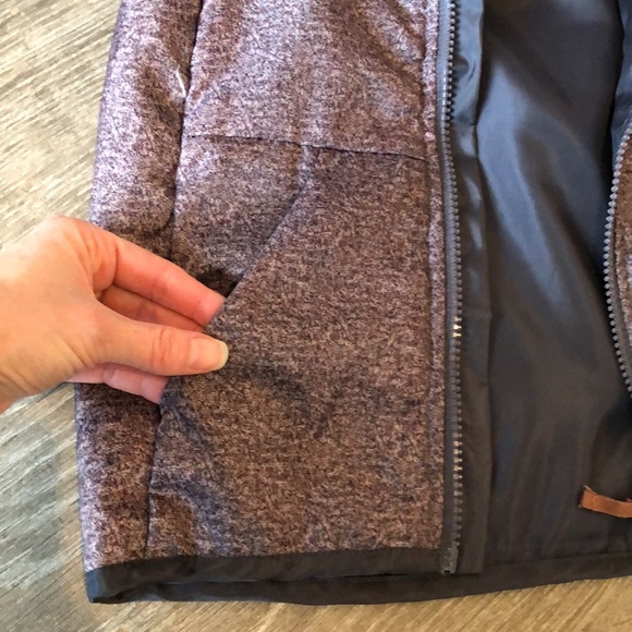 Vest size 4T. Grey with soft plaid lining in hood. Excellent condition. - Picture 4 of 5